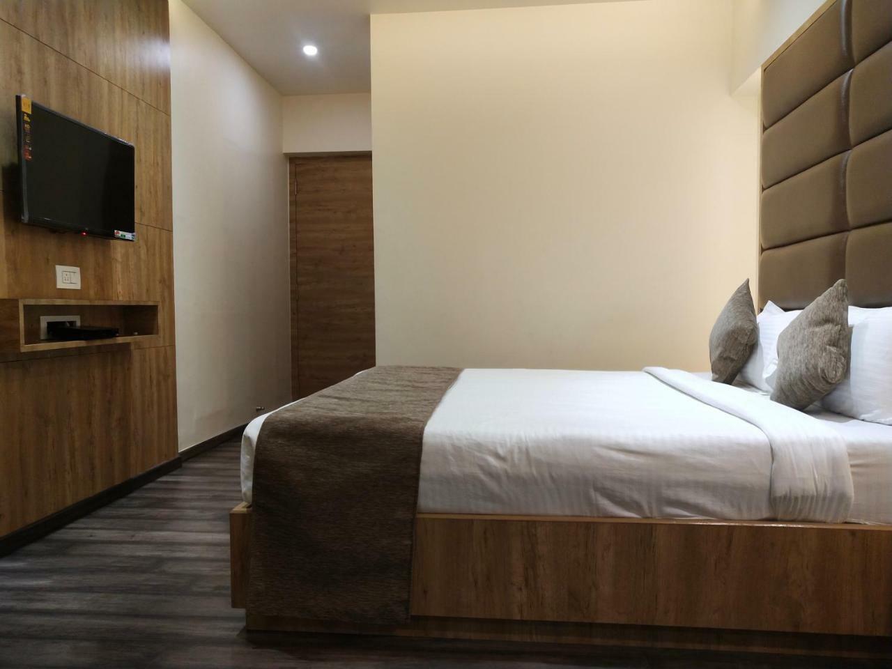 Hotel Heritage Dakshin Navi Mumbai Ngoại thất bức ảnh